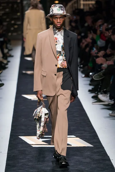 Look 22